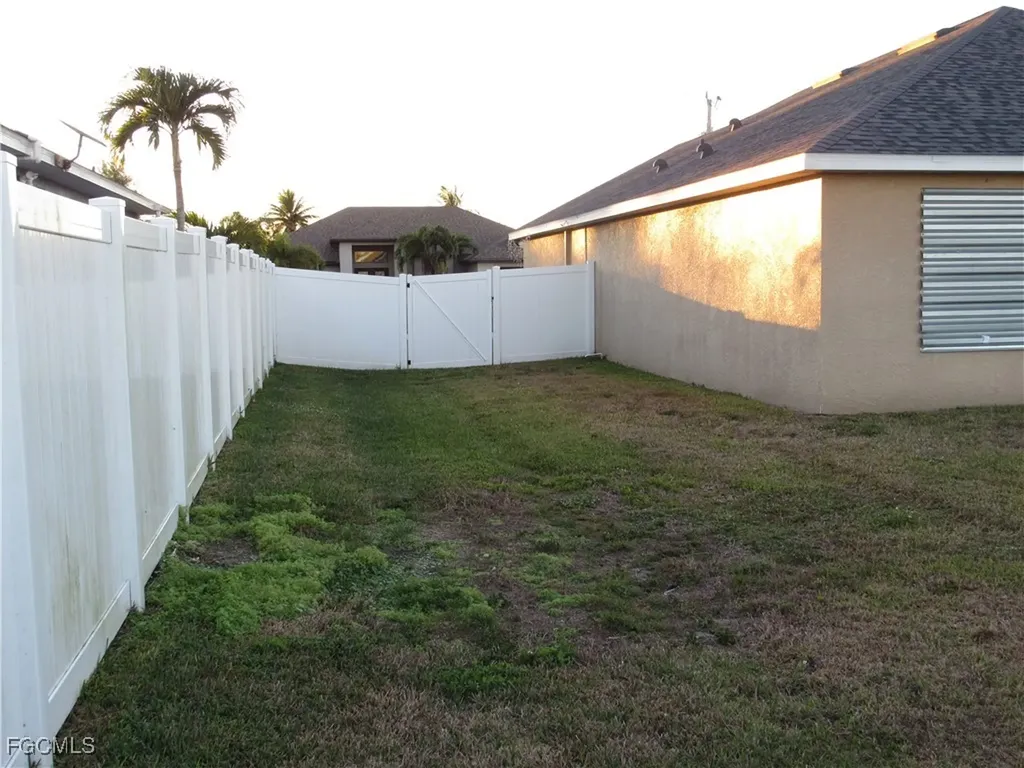 2709 SW 4th Place Cape Coral FL 33914