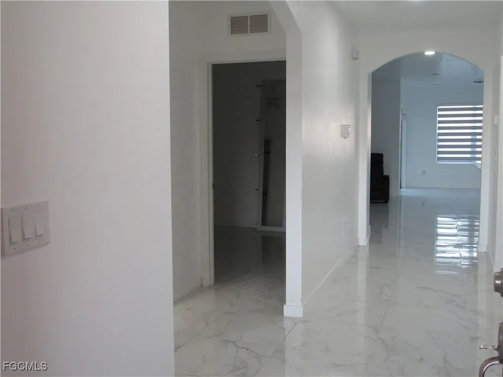 2709 SW 4th Place Cape Coral FL 33914