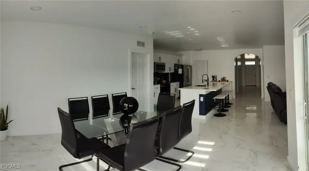 2709 SW 4th Place Cape Coral FL 33914