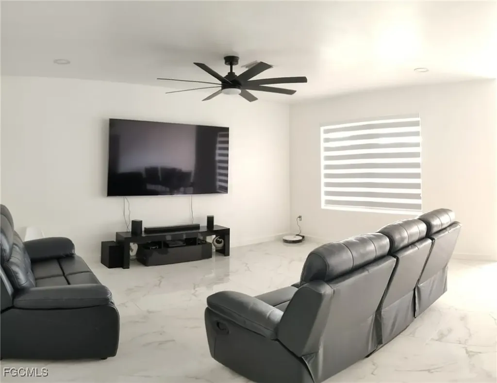 2709 SW 4th Place Cape Coral FL 33914