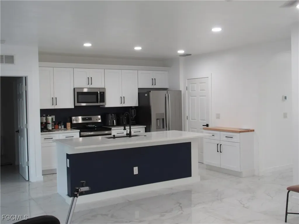 2709 SW 4th Place Cape Coral FL 33914
