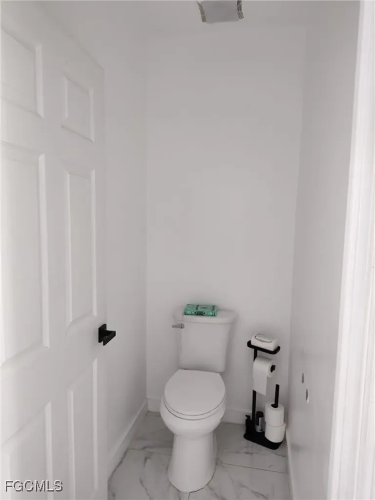 2709 SW 4th Place Cape Coral FL 33914