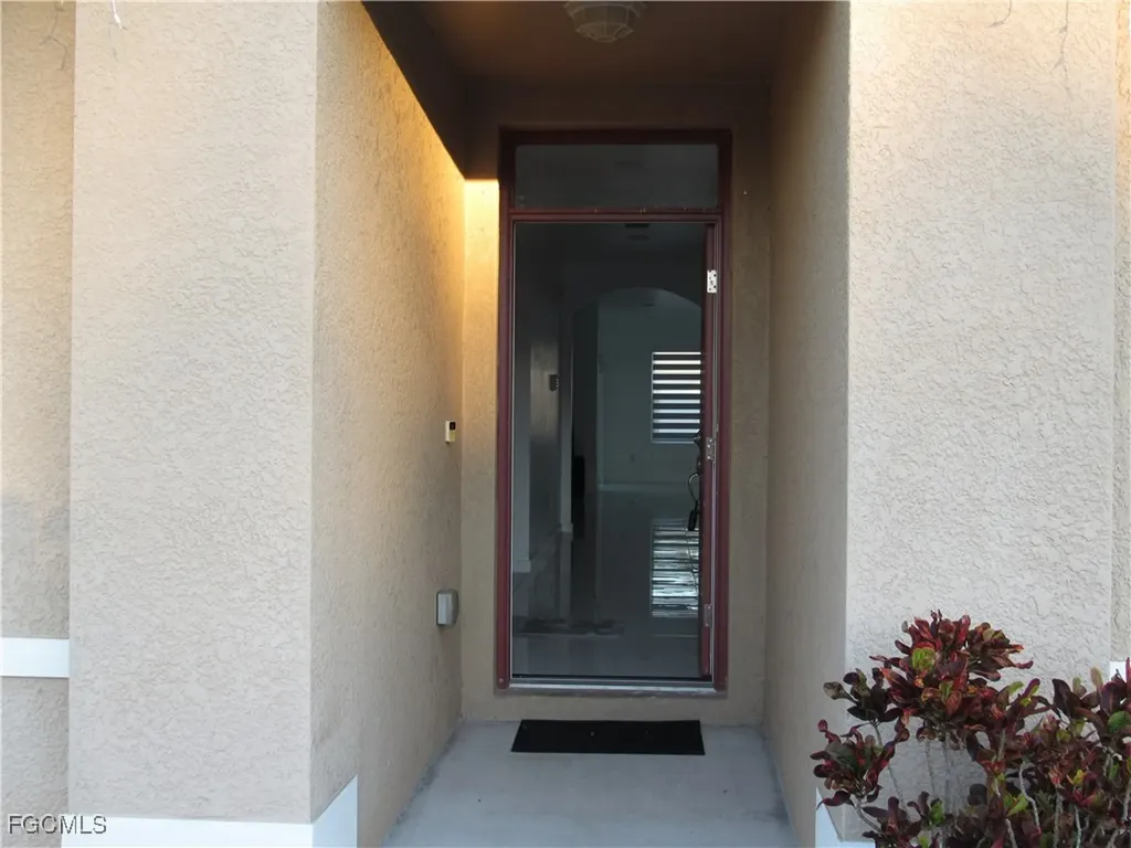 2709 SW 4th Place Cape Coral FL 33914