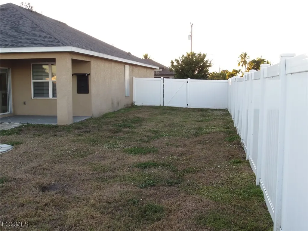 2709 SW 4th Place Cape Coral FL 33914