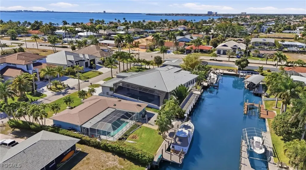 1109 Lenox Court Cape Coral FL 33904