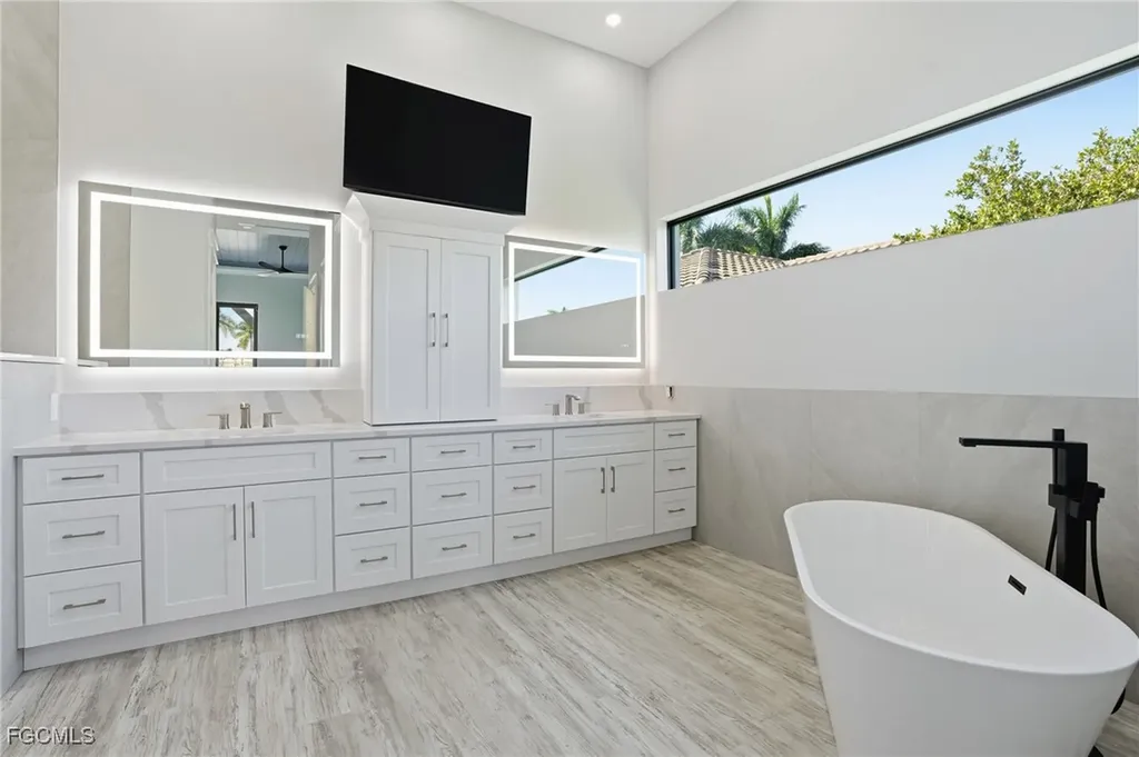 2819 SW 40th Street Cape Coral FL 33914