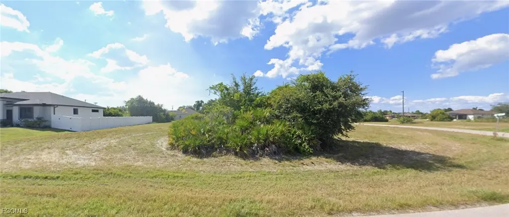 200 SW 26th Place Cape Coral FL 33991