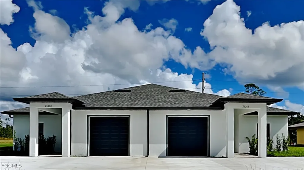 3106-3108 SE Santa Barbara Place Cape Coral FL 33904