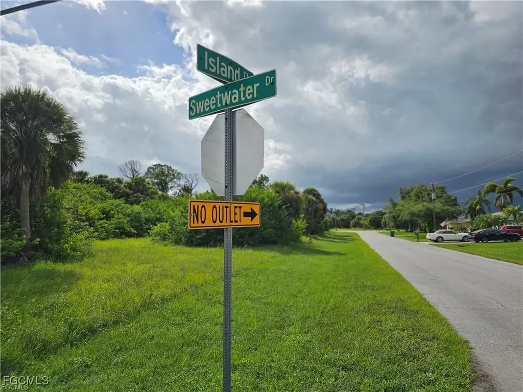 105 Island Court Rotonda West FL 33947