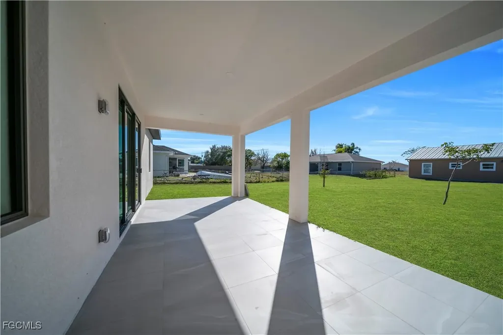 2208 NE 9th Avenue Cape Coral FL 33909