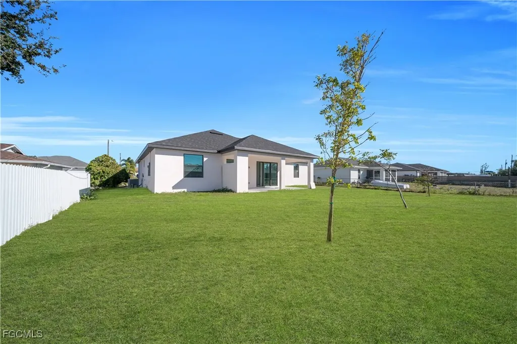 2208 NE 9th Avenue Cape Coral FL 33909