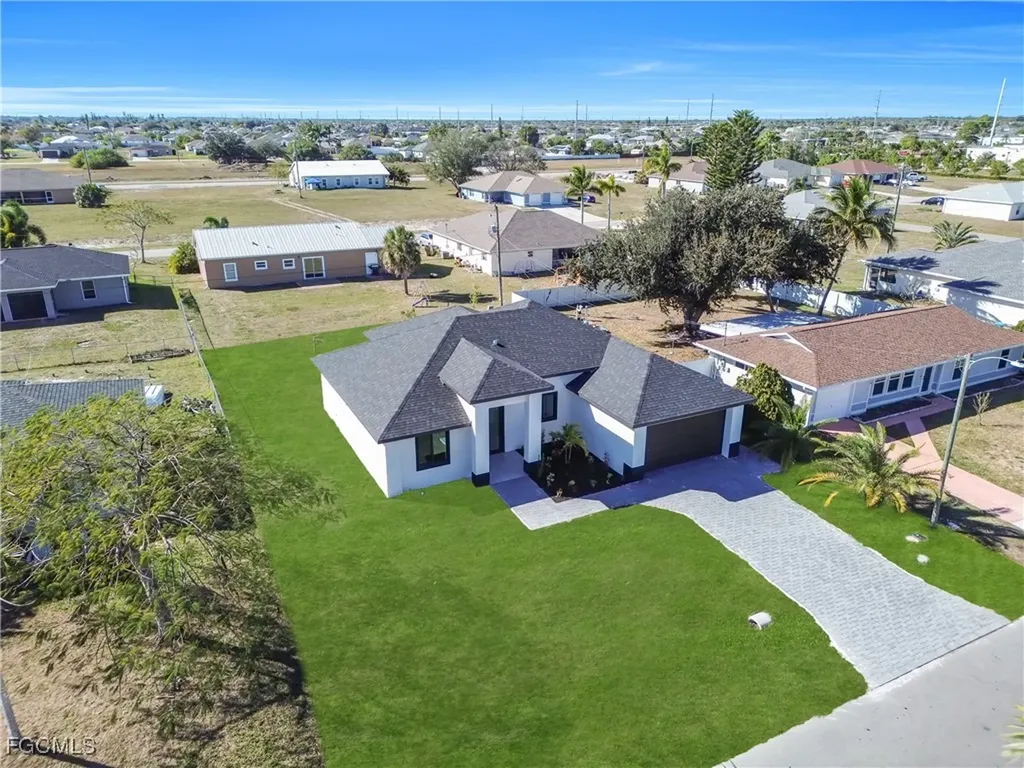 2208 NE 9th Avenue Cape Coral FL 33909