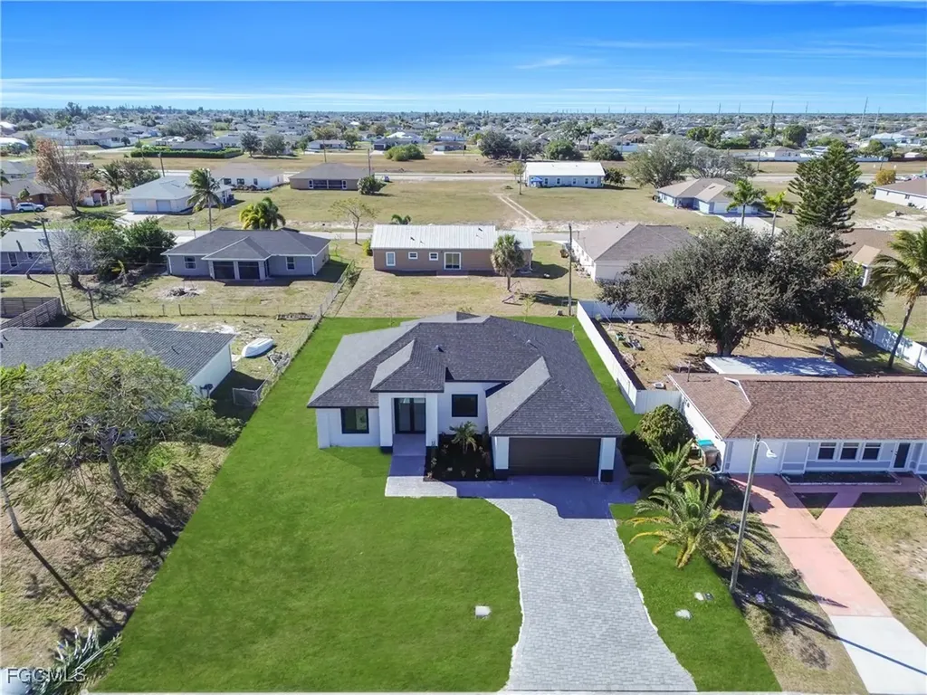 2208 NE 9th Avenue Cape Coral FL 33909