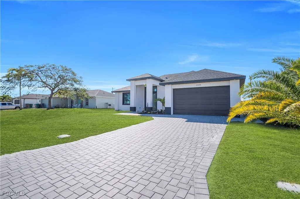 2208 NE 9th Avenue Cape Coral FL 33909