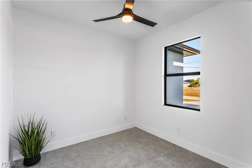 3318 NE 13th Place Cape Coral FL 33909