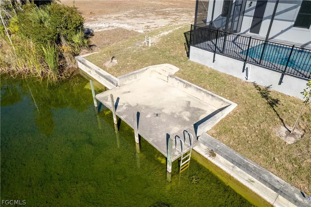 3318 NE 13th Place Cape Coral FL 33909