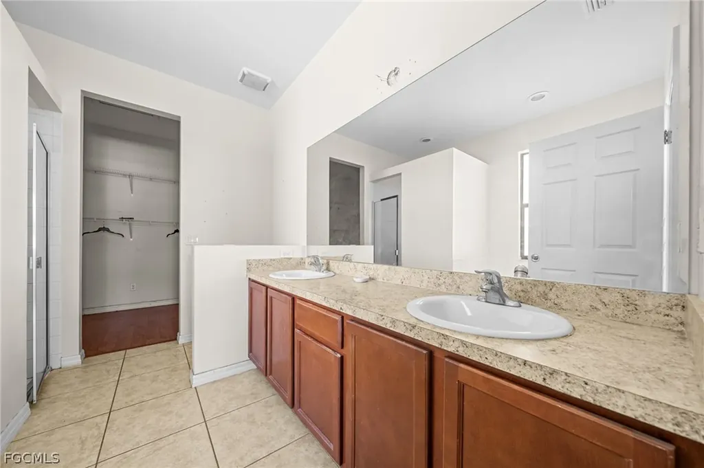 2210 SW 19th Avenue Cape Coral FL 33991