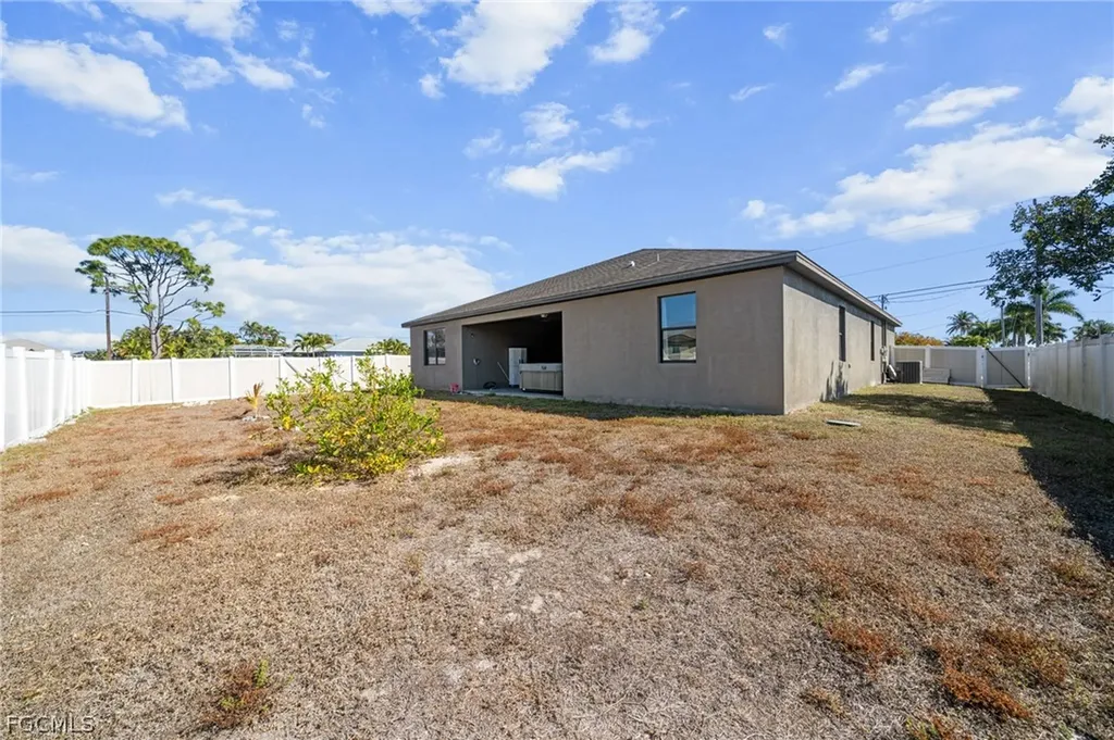 2210 SW 19th Avenue Cape Coral FL 33991