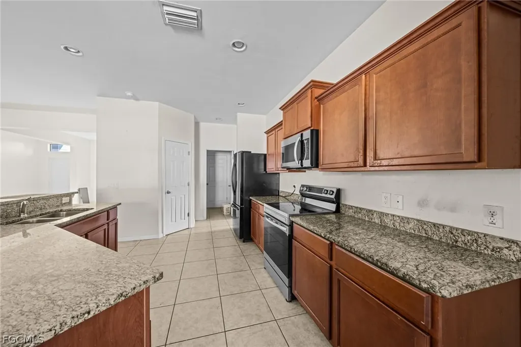 2210 SW 19th Avenue Cape Coral FL 33991