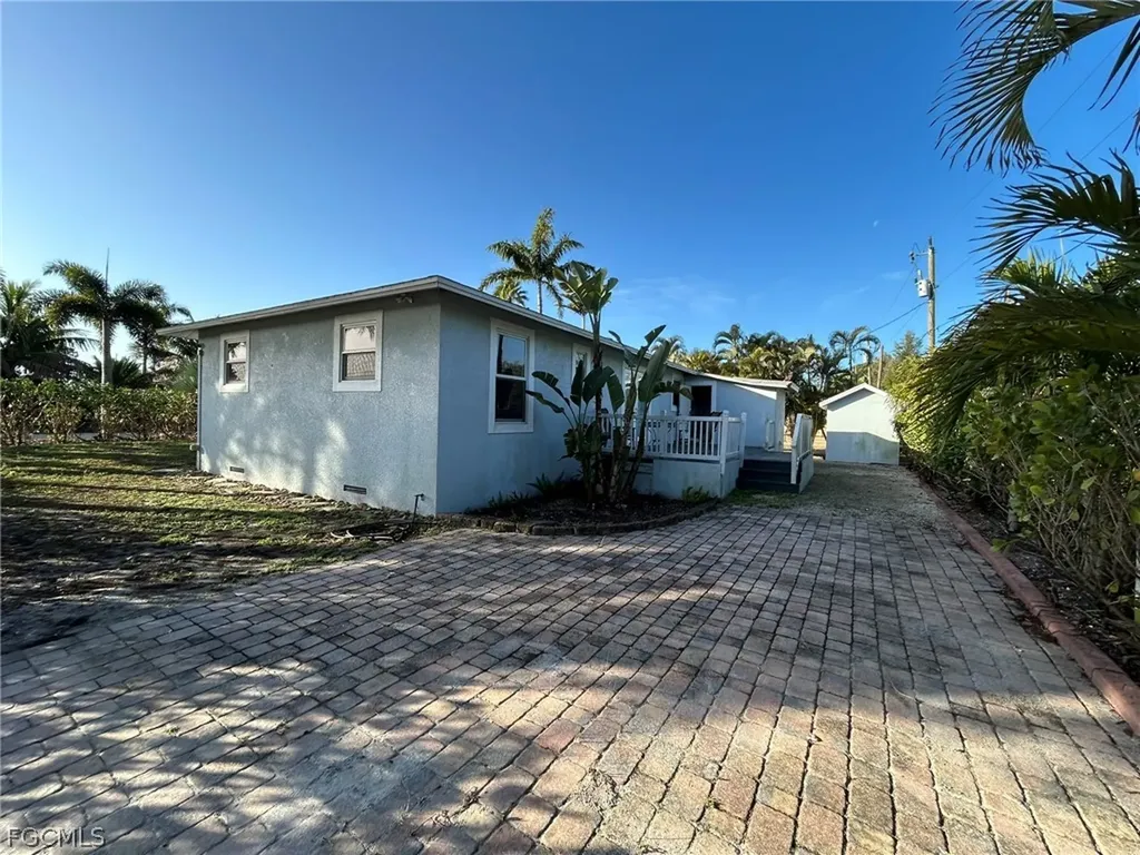 7072 Sundiet Boulevard Bokeelia FL 33922