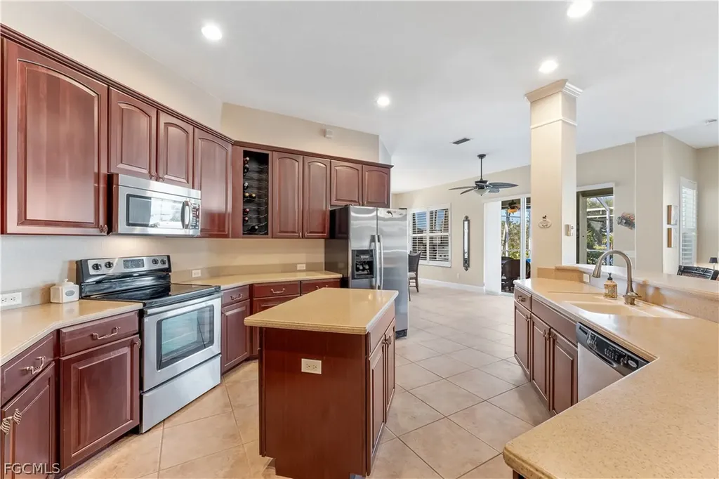 2205 SE 16th Street Cape Coral FL 33990
