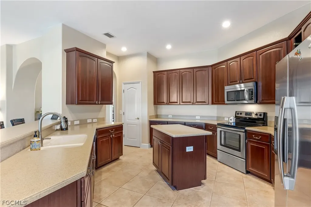 2205 SE 16th Street Cape Coral FL 33990