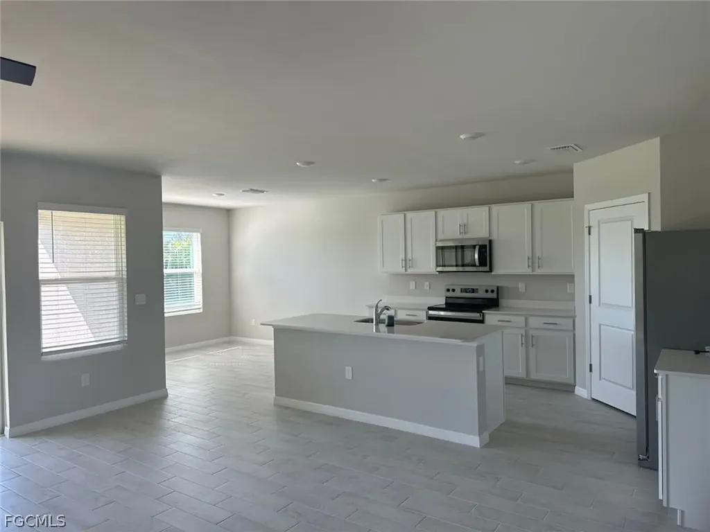 522 NW 7th Street Cape Coral FL 33993