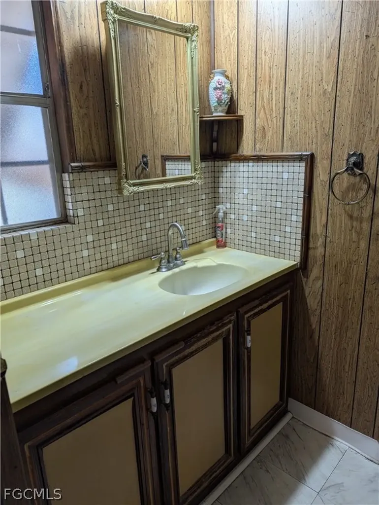 807 Holly Berry Court North Fort Myers FL 33917