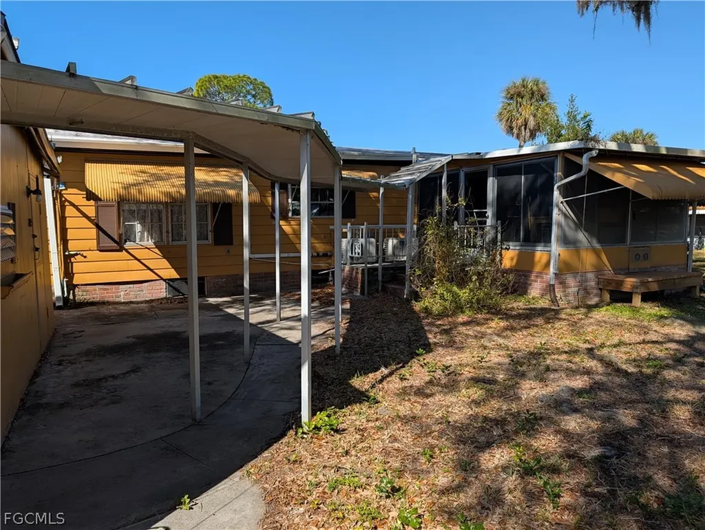 807 Holly Berry Court North Fort Myers FL 33917