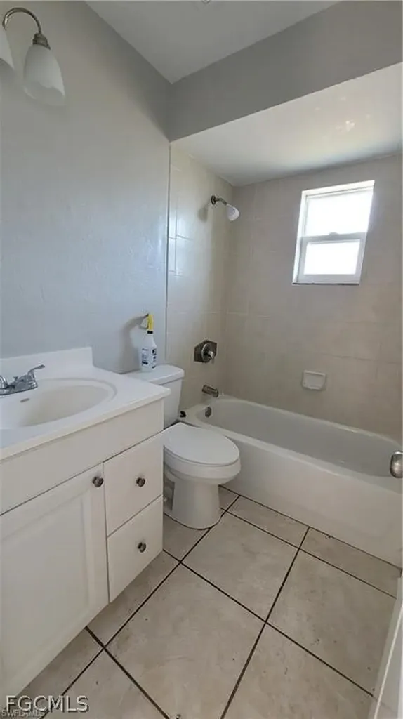 4402-4404 Santa Barbara Boulevard Cape Coral FL 33914