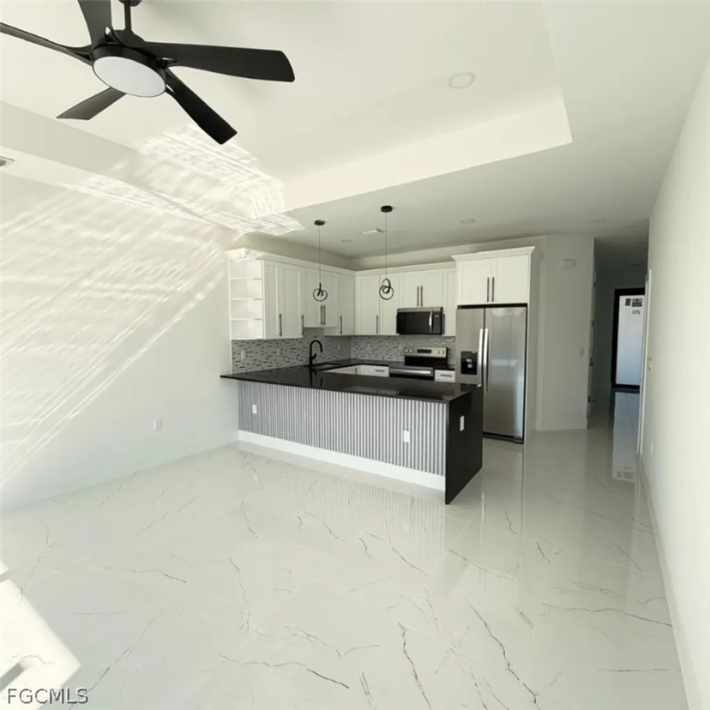 213-215 W 12th Street Lehigh Acres FL 33972