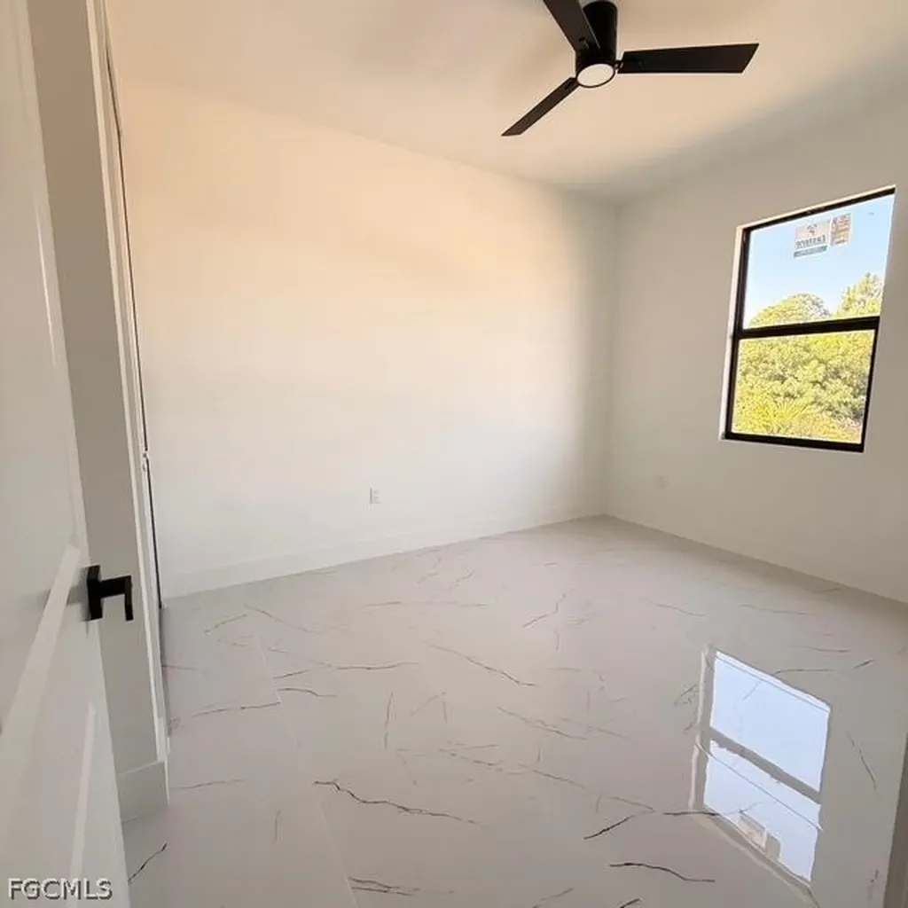 213-215 W 12th Street Lehigh Acres FL 33972