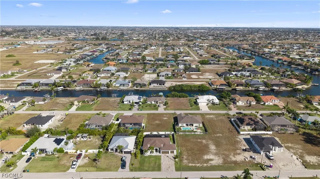 427 NW 37th Avenue Cape Coral FL 33993