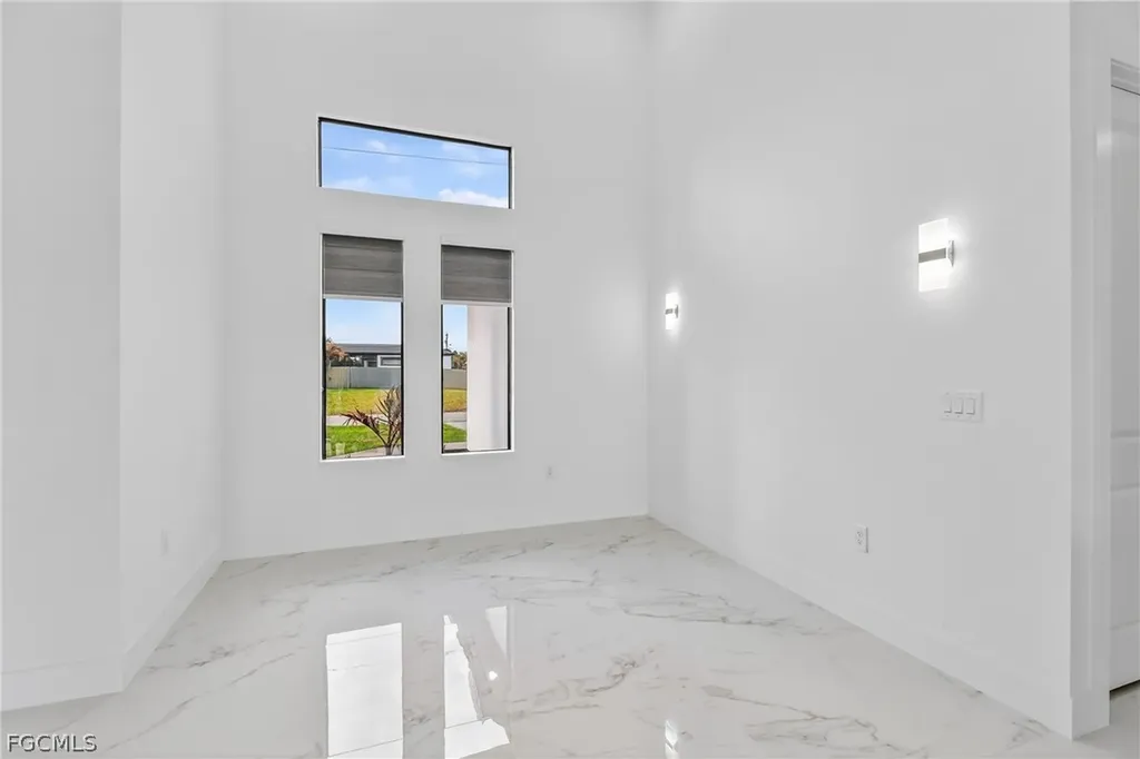 4107 16th Street SW Lehigh Acres FL 33976