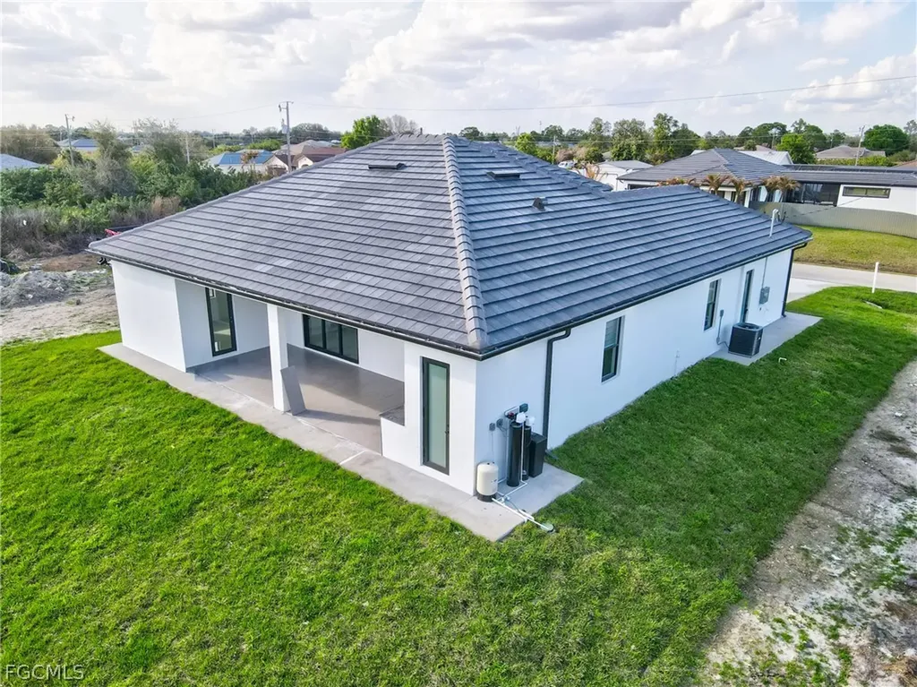 4107 16th Street SW Lehigh Acres FL 33976