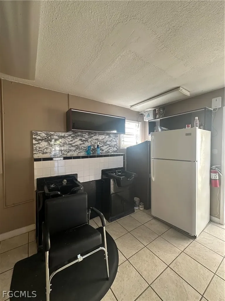 583 Pondella Road North Fort Myers FL 33903