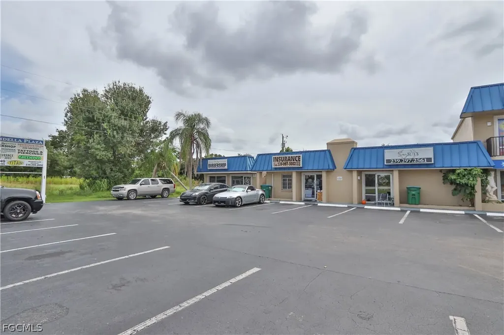 583 Pondella Road North Fort Myers FL 33903