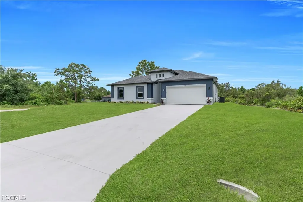 543 Mcarthur Boulevard Lehigh Acres FL 33974