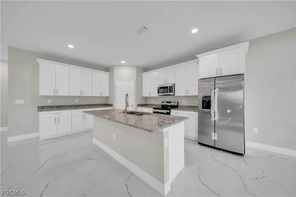 543 Mcarthur Boulevard Lehigh Acres FL 33974