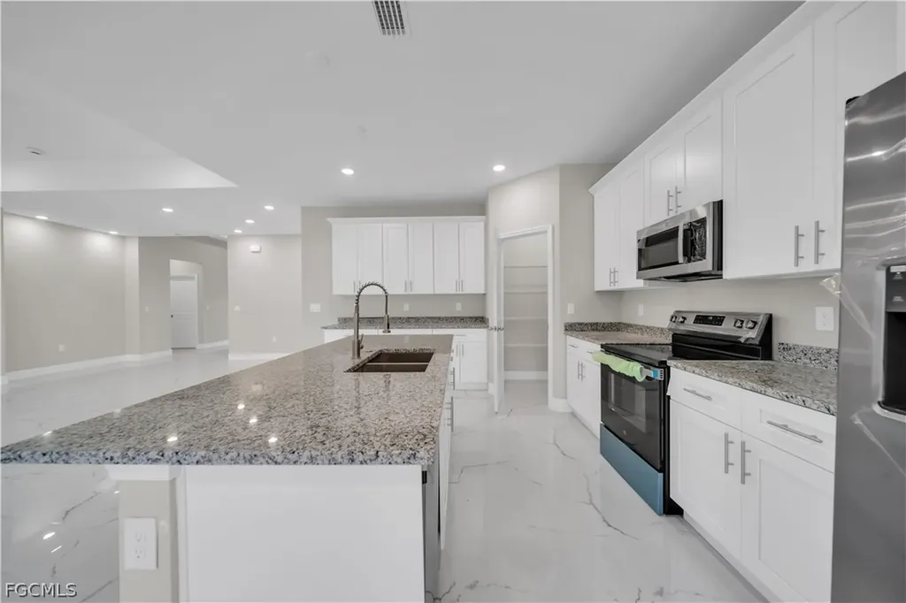 543 Mcarthur Boulevard Lehigh Acres FL 33974