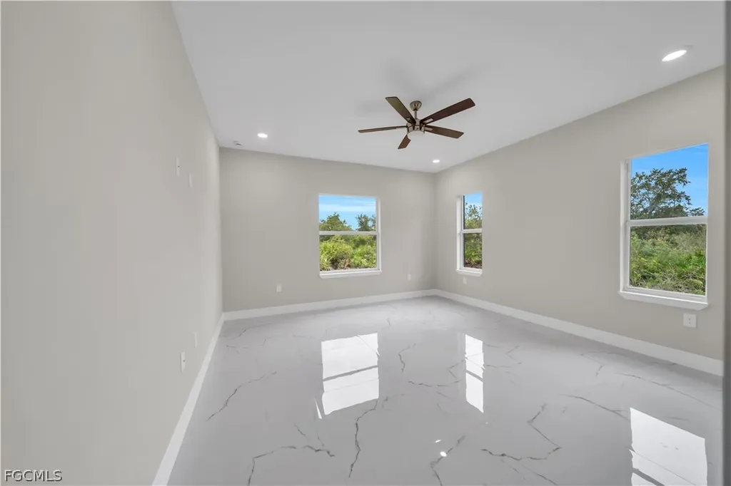 543 Mcarthur Boulevard Lehigh Acres FL 33974