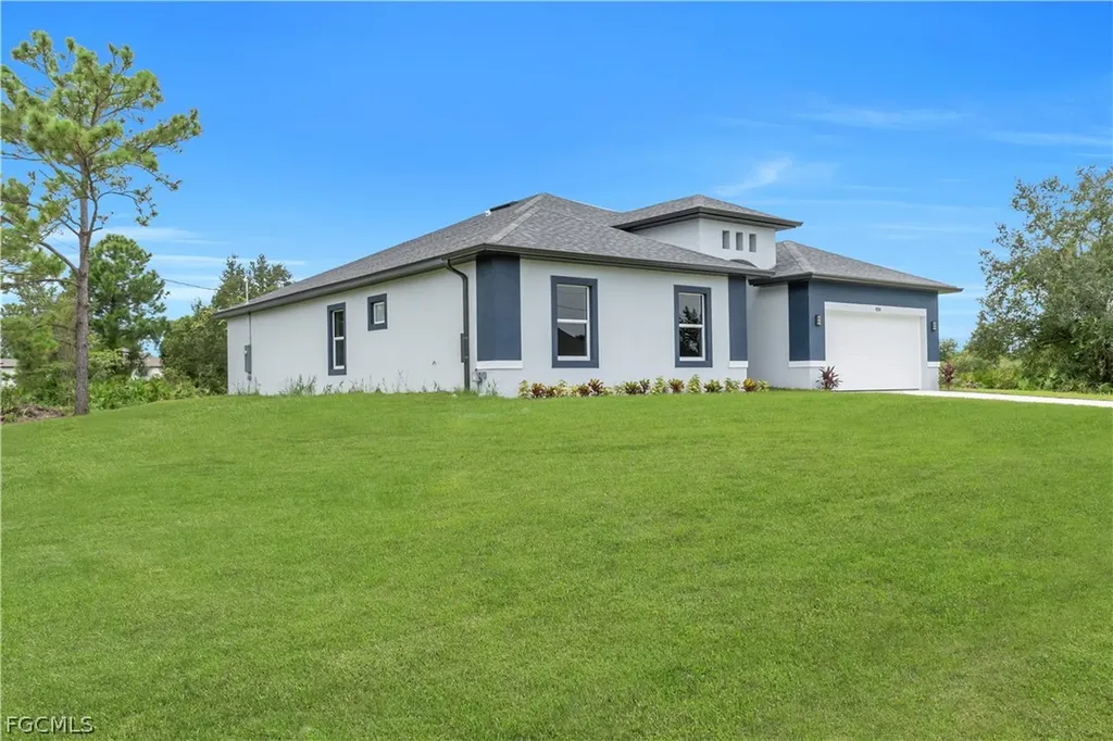 543 Mcarthur Boulevard Lehigh Acres FL 33974