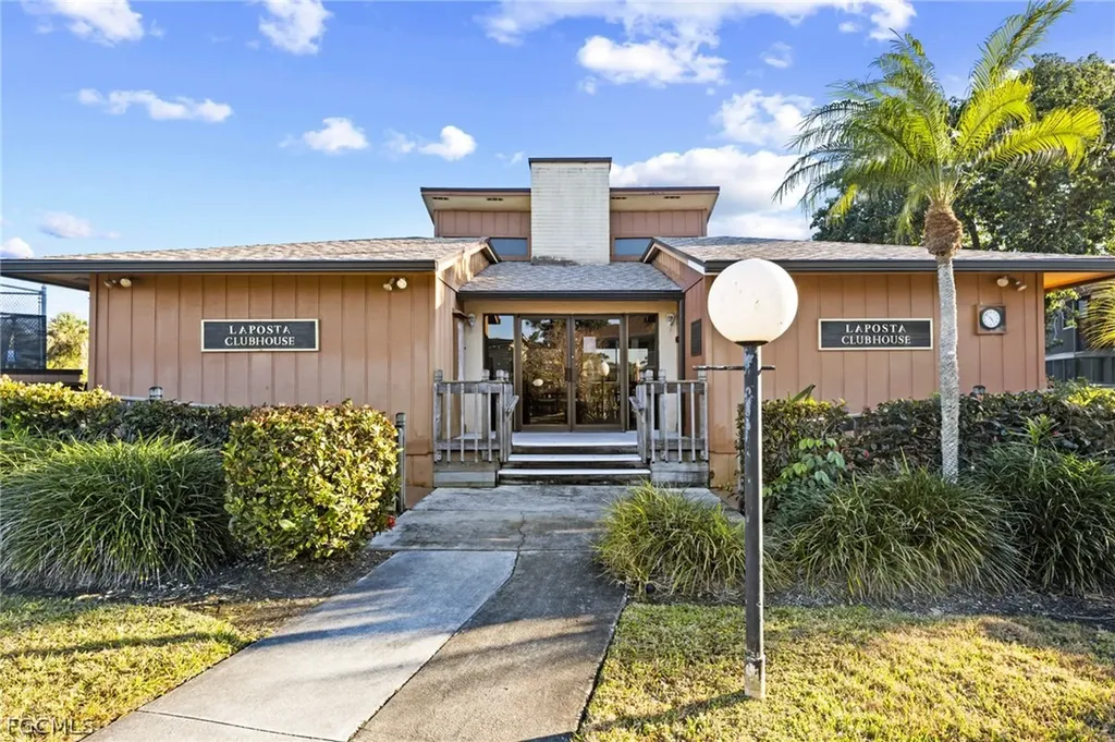 5521 Longleaf Drive North Fort Myers FL 33917