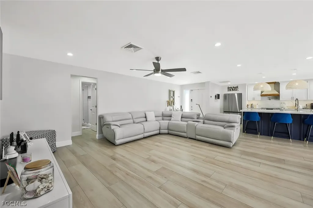 20580 Park Place Estero FL 33928