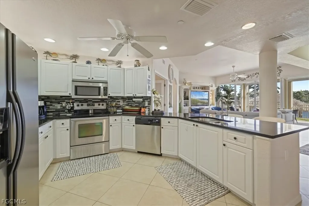 1624 Beach Parkway Cape Coral FL 33904