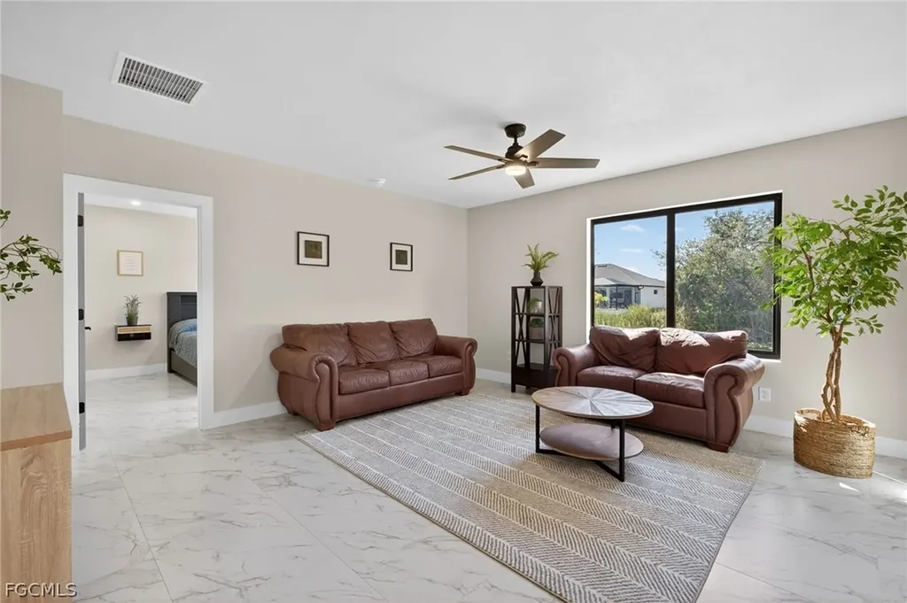 630 SW 11th Place Cape Coral FL 33991