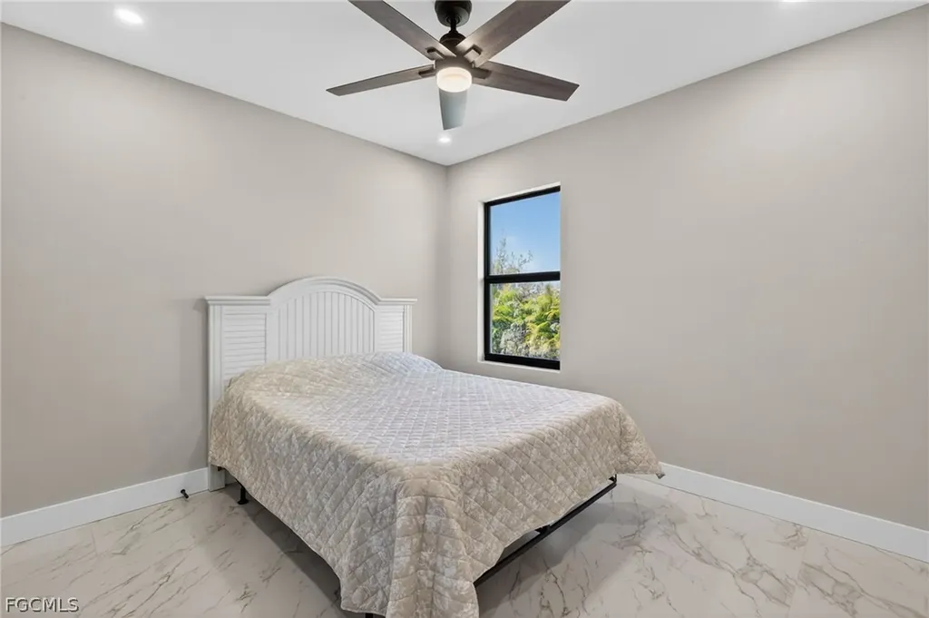 630 SW 11th Place Cape Coral FL 33991