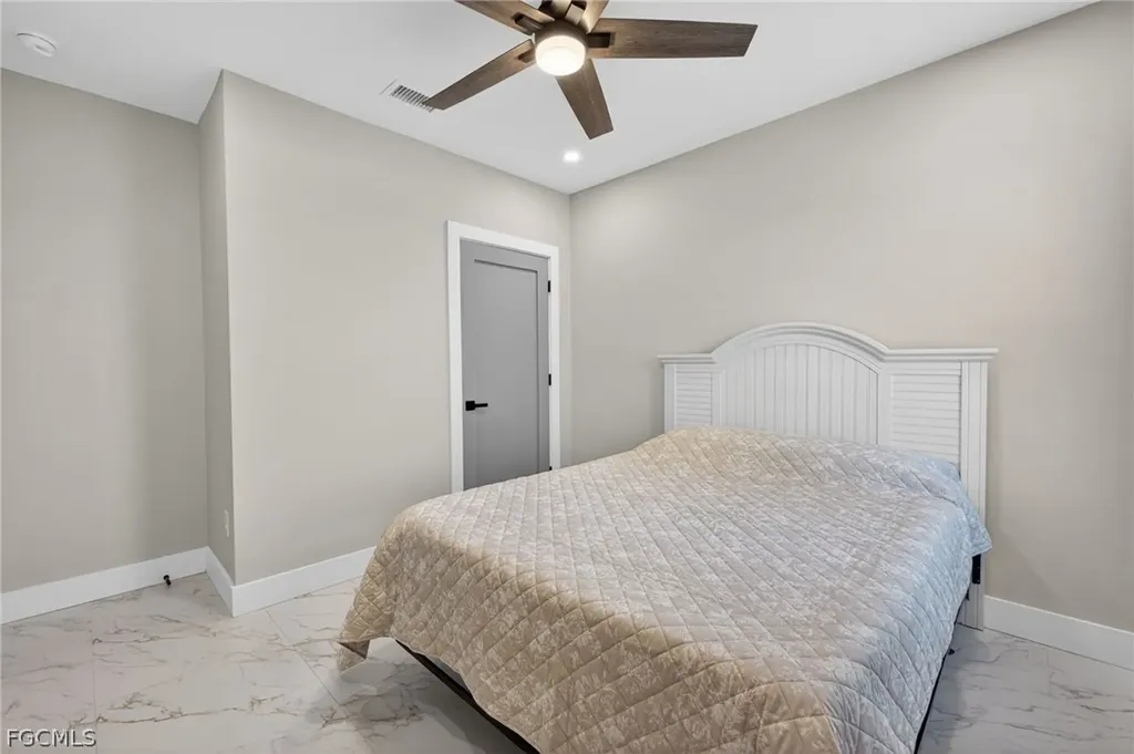 630 SW 11th Place Cape Coral FL 33991