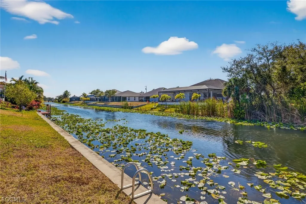 630 SW 11th Place Cape Coral FL 33991