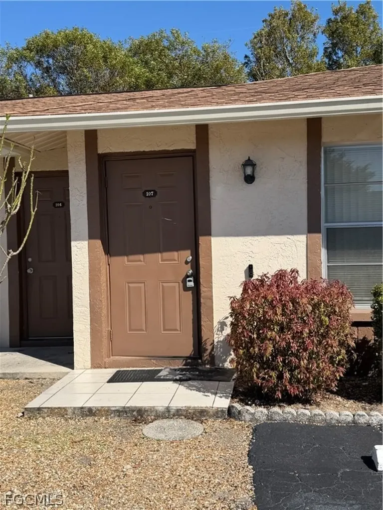 3417 SW Santa Barbara Place Cape Coral FL 33914